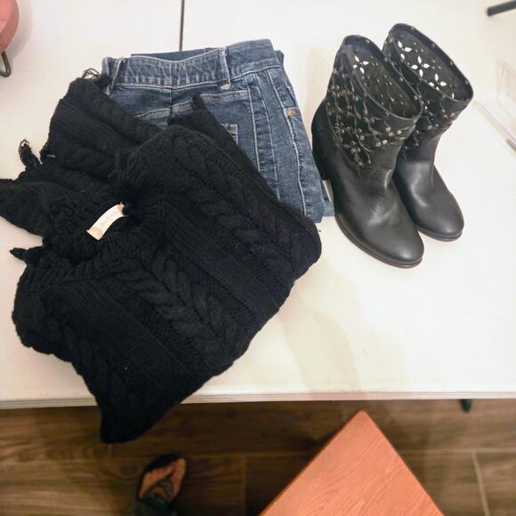 Frye Womens Black Leather Courtney Overlay Studded Laser Cut Ankle Boots 7 - Picture 11 of 11